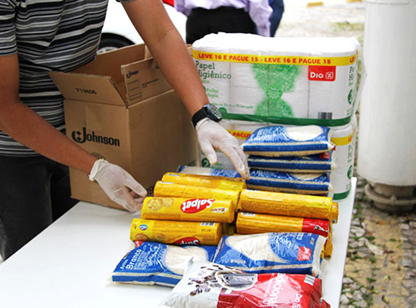 Famlias da Cidade Nova Helipolis recebero cestas bsicas de ao social