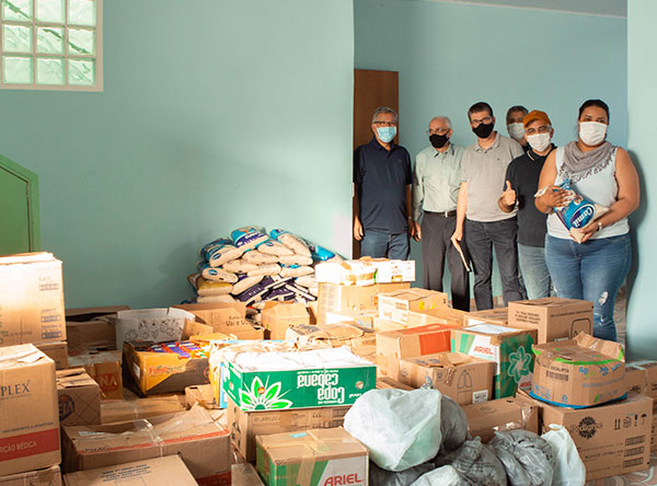 Campanha Solidria doa mais de 6 toneladas de alimentos  entidade que atende jovens